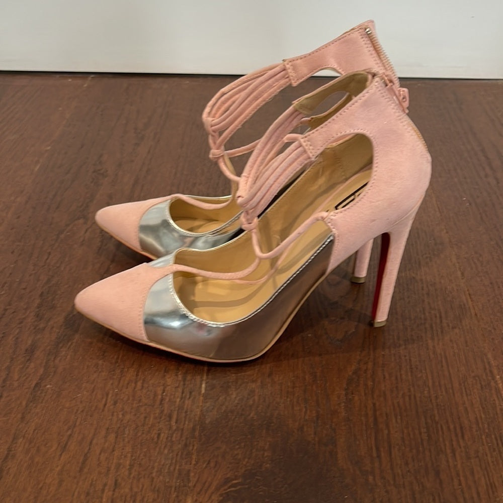 SIGNATURE Heeled Pink Shoes Size 8.5