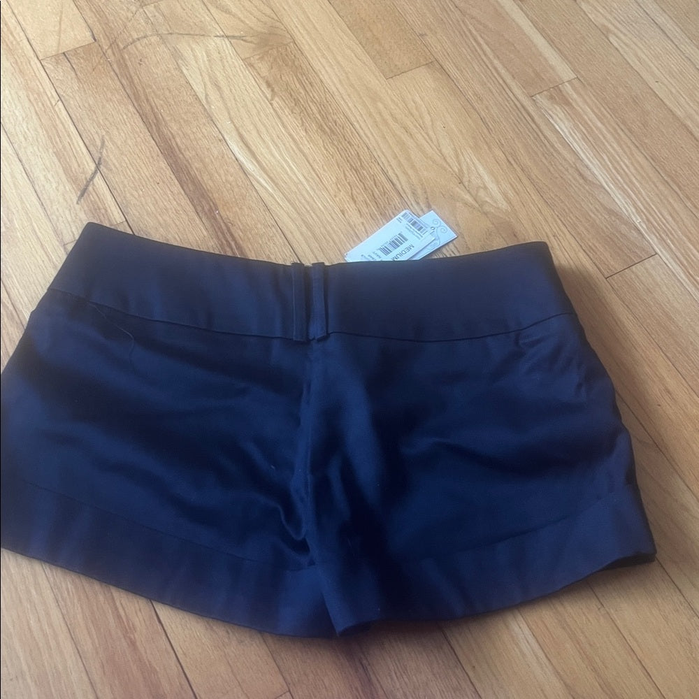 NWT Aqua Women's Navy Shorts Size Medium