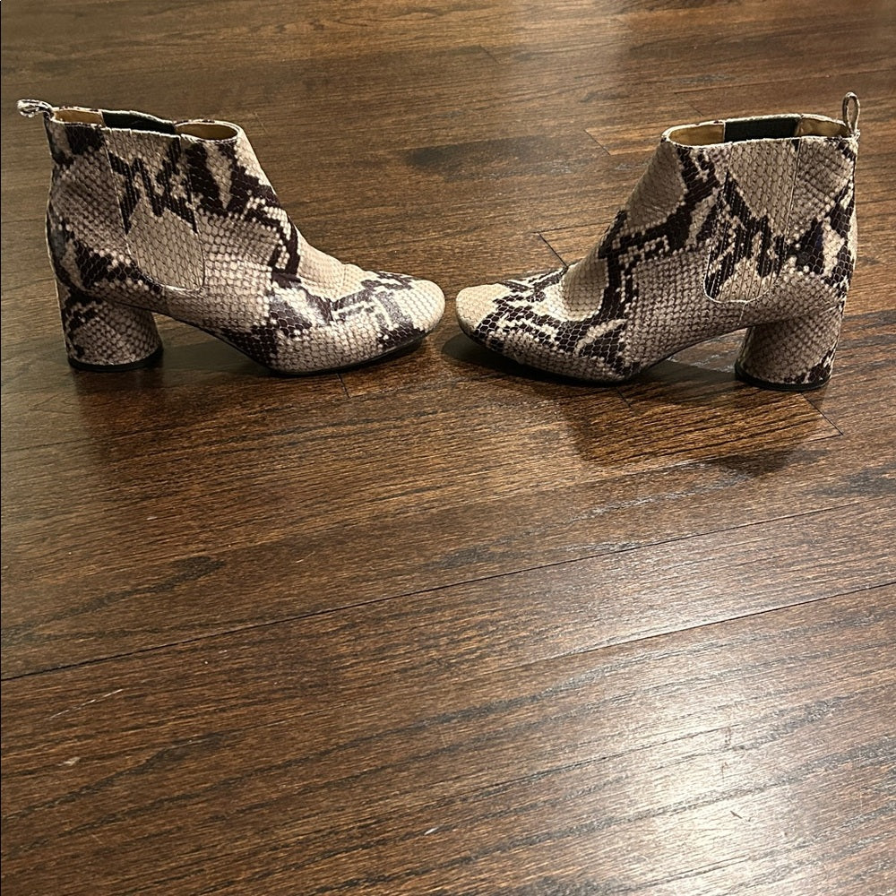 Marc Jacobs Women’s Snakeskin Ankle Boot Size 35