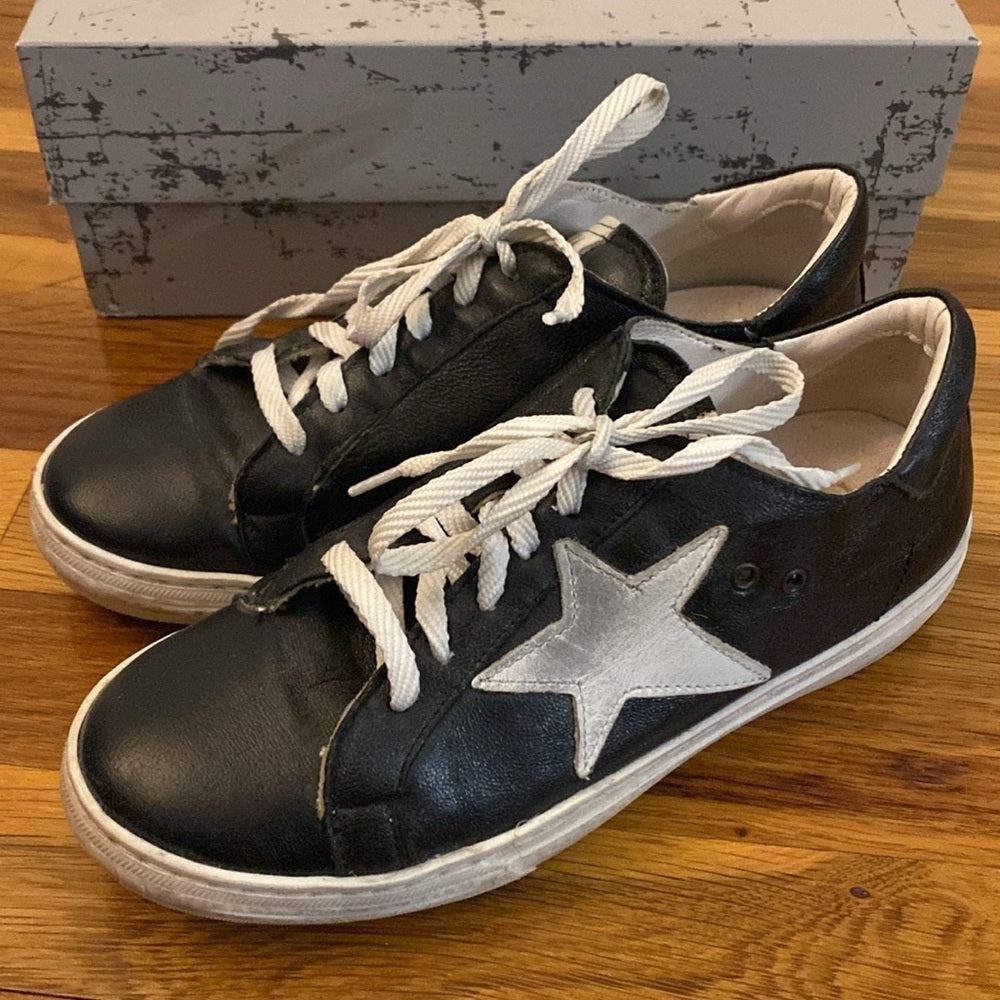 Piranha Women’s Black Sneakers Size 37