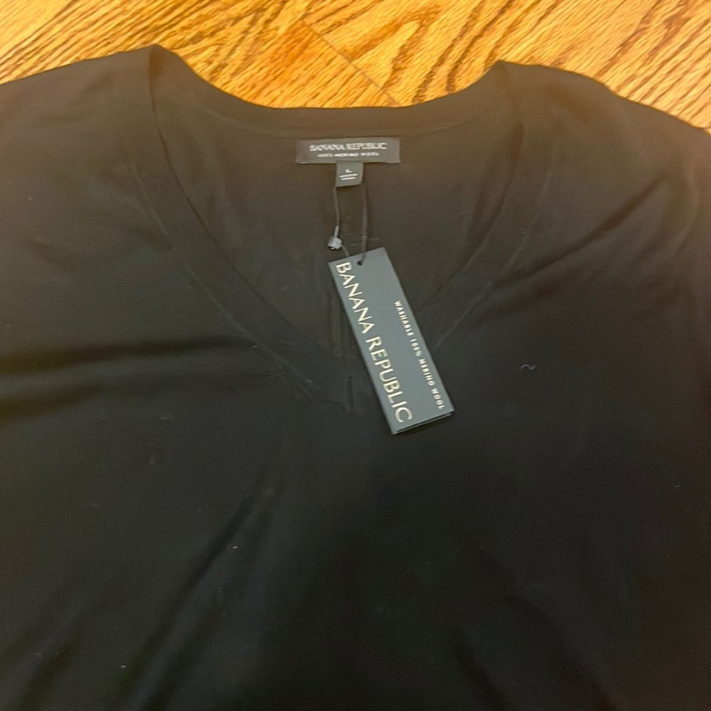 NWT Banana Republic Woman’s Black Wool Sweater Size L