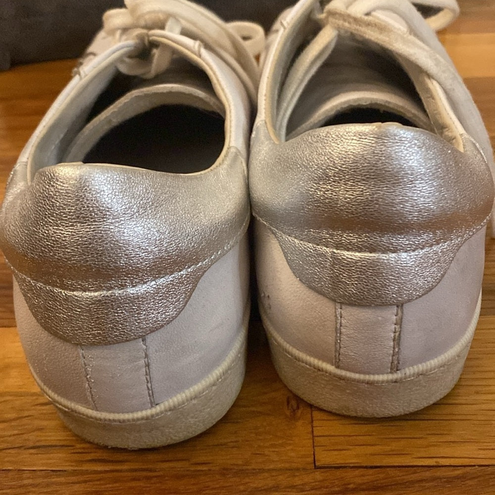 Piranha Women’s White Sneakers Size 38