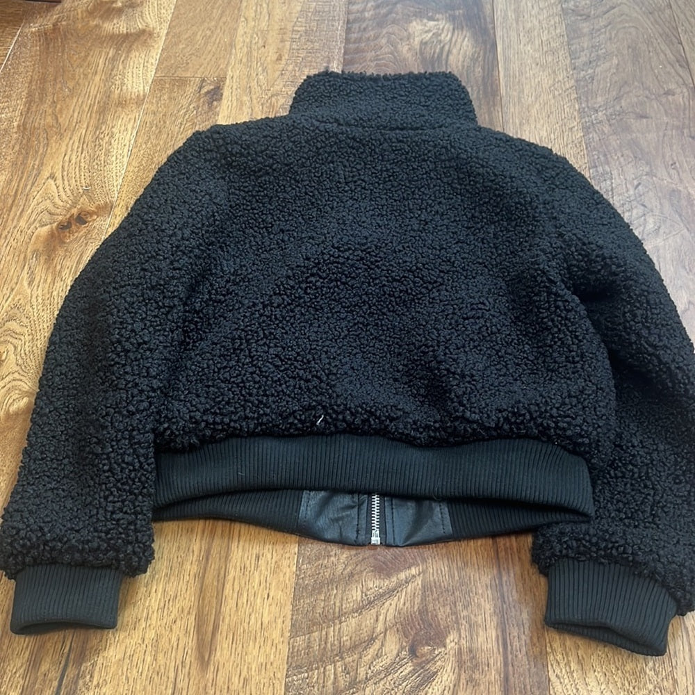 Aqua Girl’s Black Fuzzy Zip Up Size L