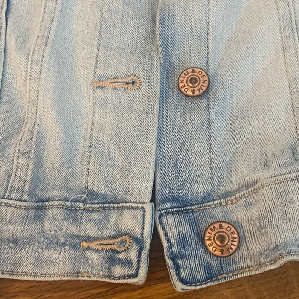 &Denim Girls Blue Denim Jacket With Flower Detailing Size 9-10Y