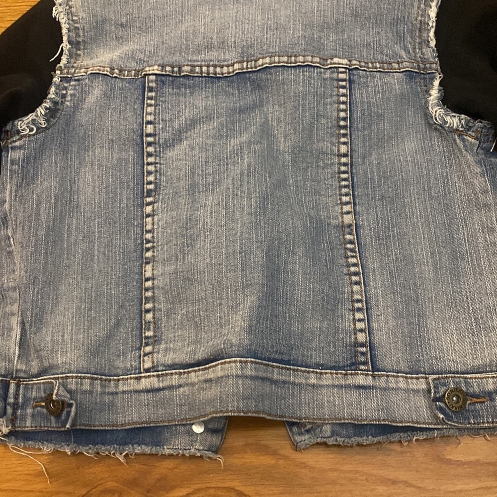 So Nikki Girl’s Denim Jacket With Cotton Sleeves Size M