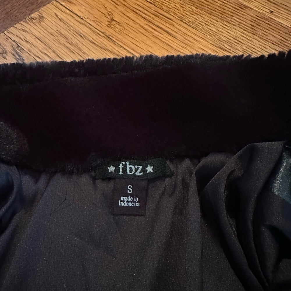fbz Flowers by Zoe Kids Fuzzy Black Jacket Size Small