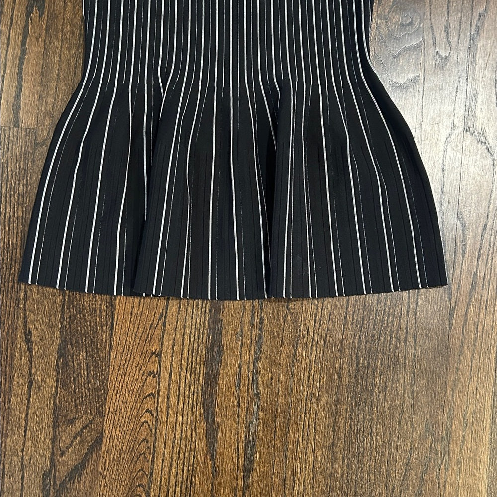 NWT Theory Women’s Black and White Striped Sleeveless Blouse Size Medium