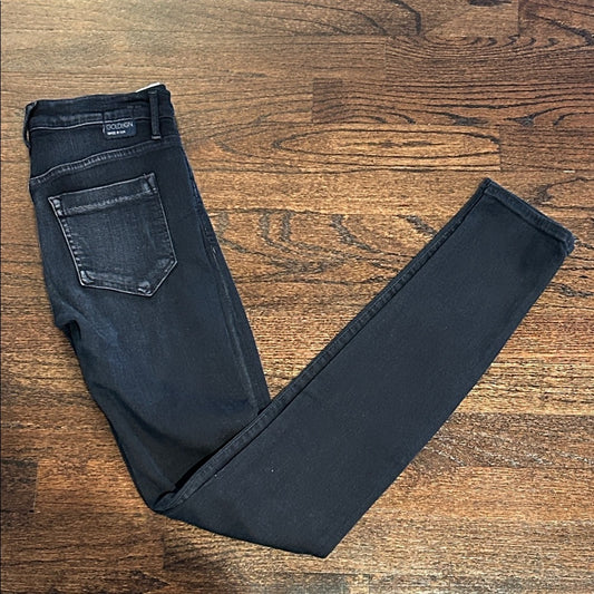 NWT Goldsign Women’s Classic Dark Wash Skinny Jeans Size  27