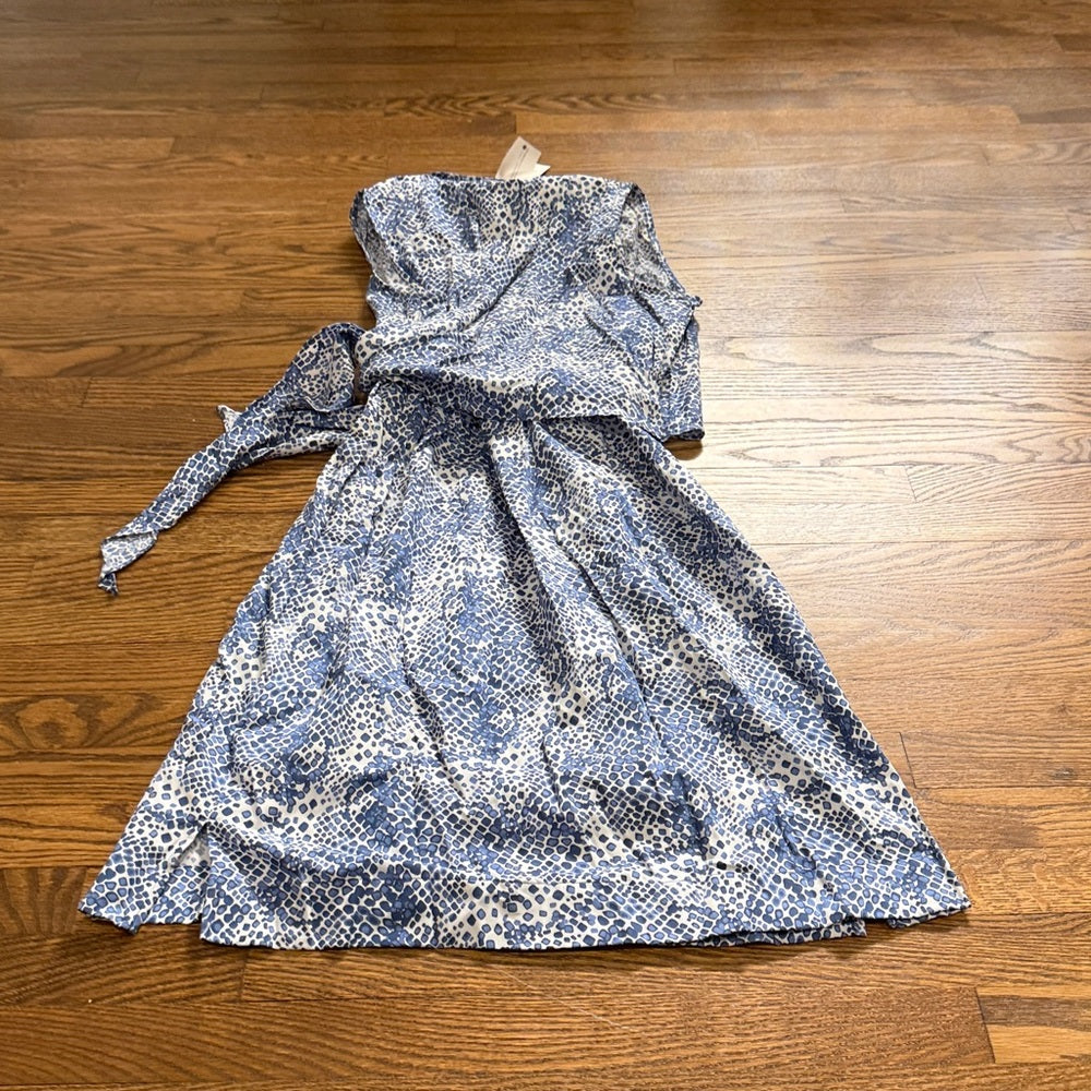 NWT NYC Blue and White Midi Dress Size Medium