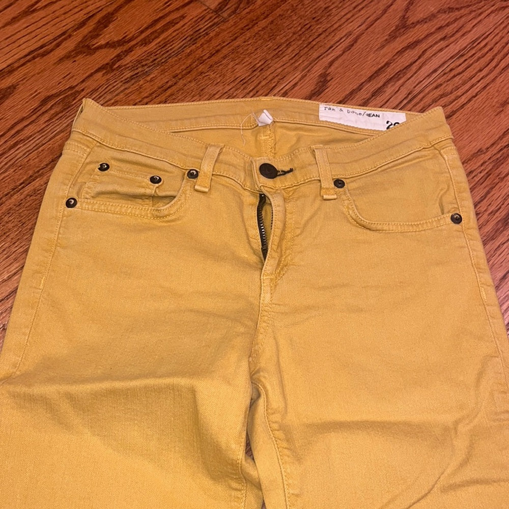 Rag & Bone Woman’s Mustard Zipper Capri Jeans Size 26
