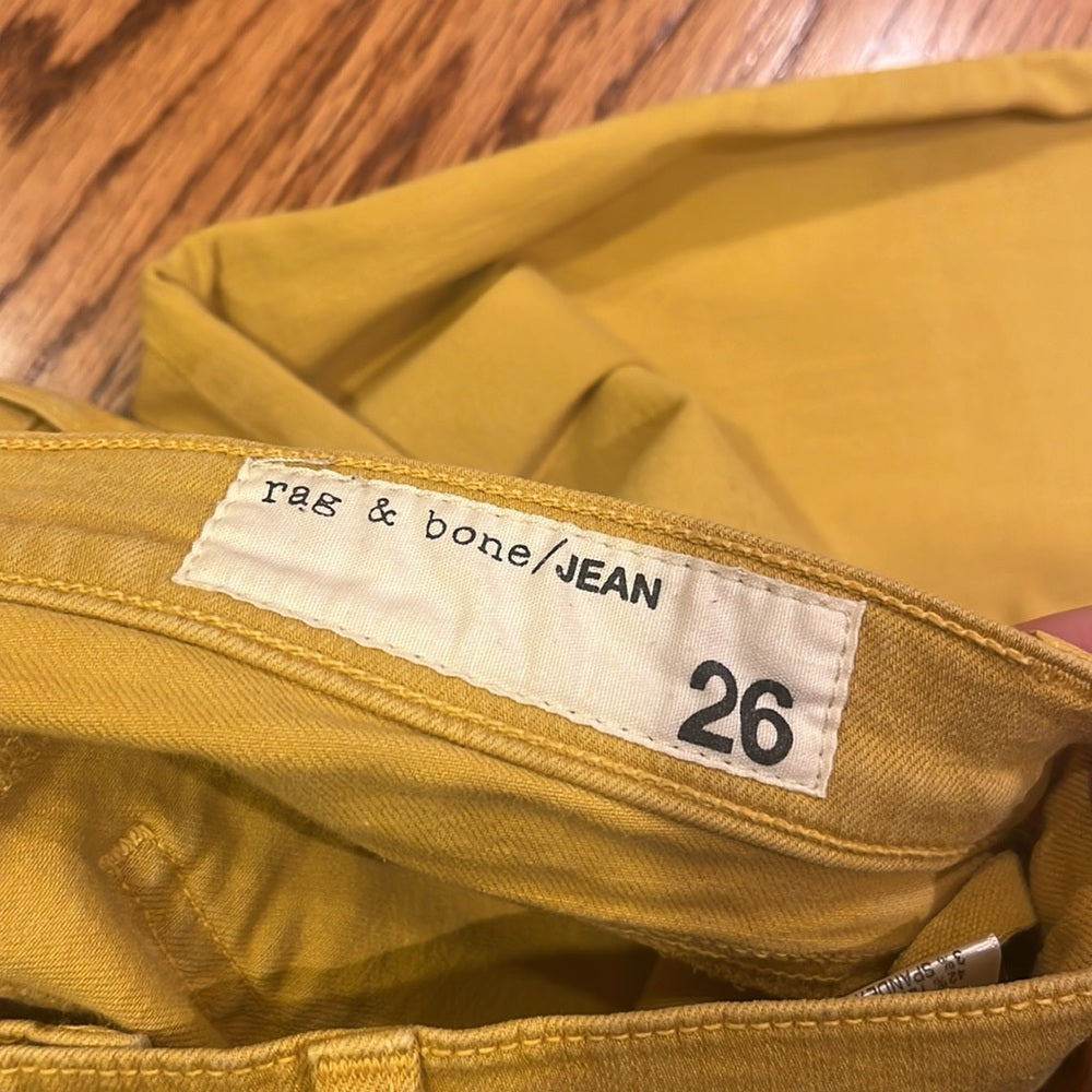Rag & Bone Woman’s Mustard Zipper Capri Jeans Size 26