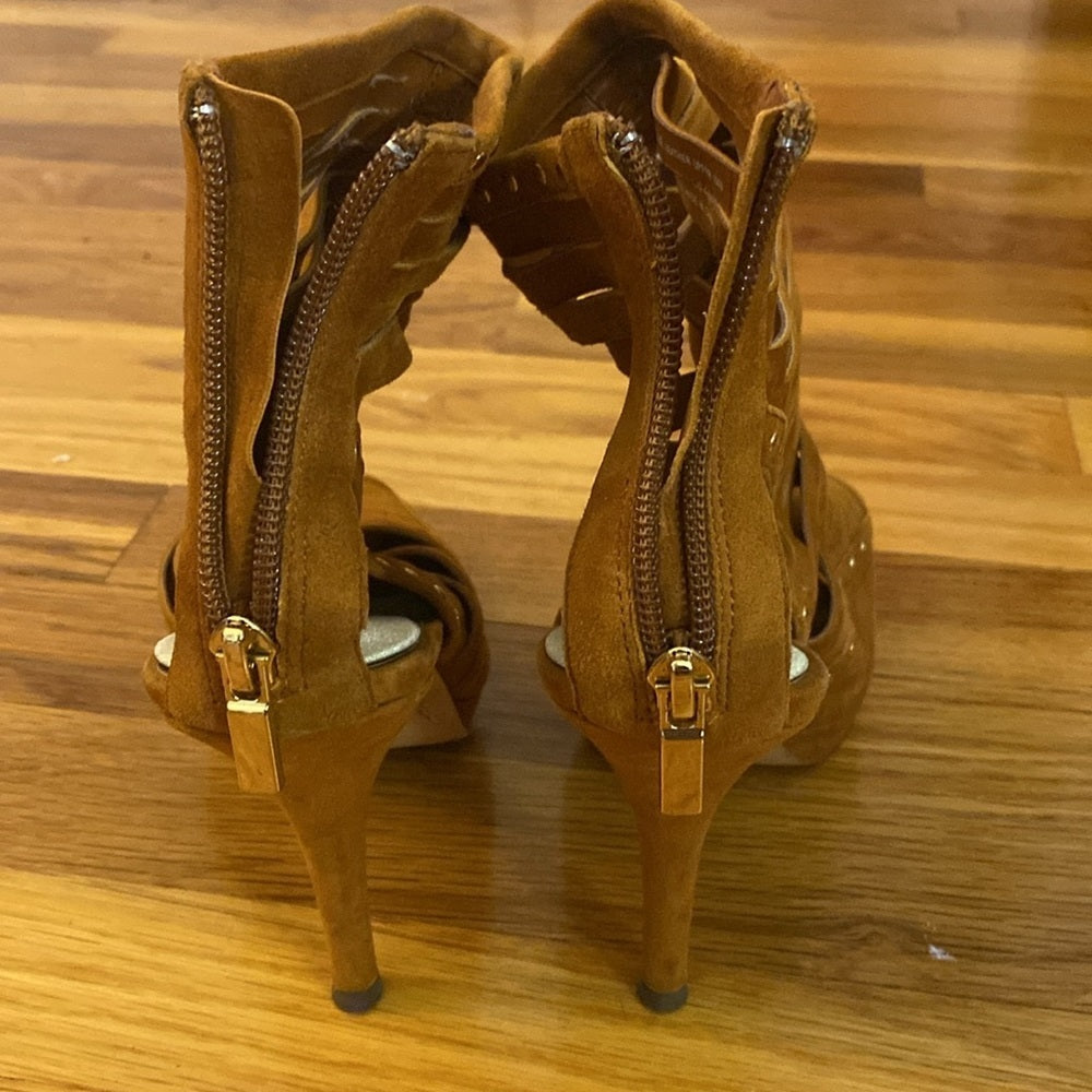 Boutique women’s Brown Studded Heels Size 7