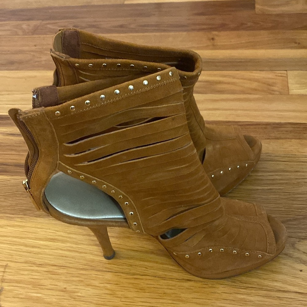 Boutique women’s Brown Studded Heels Size 7