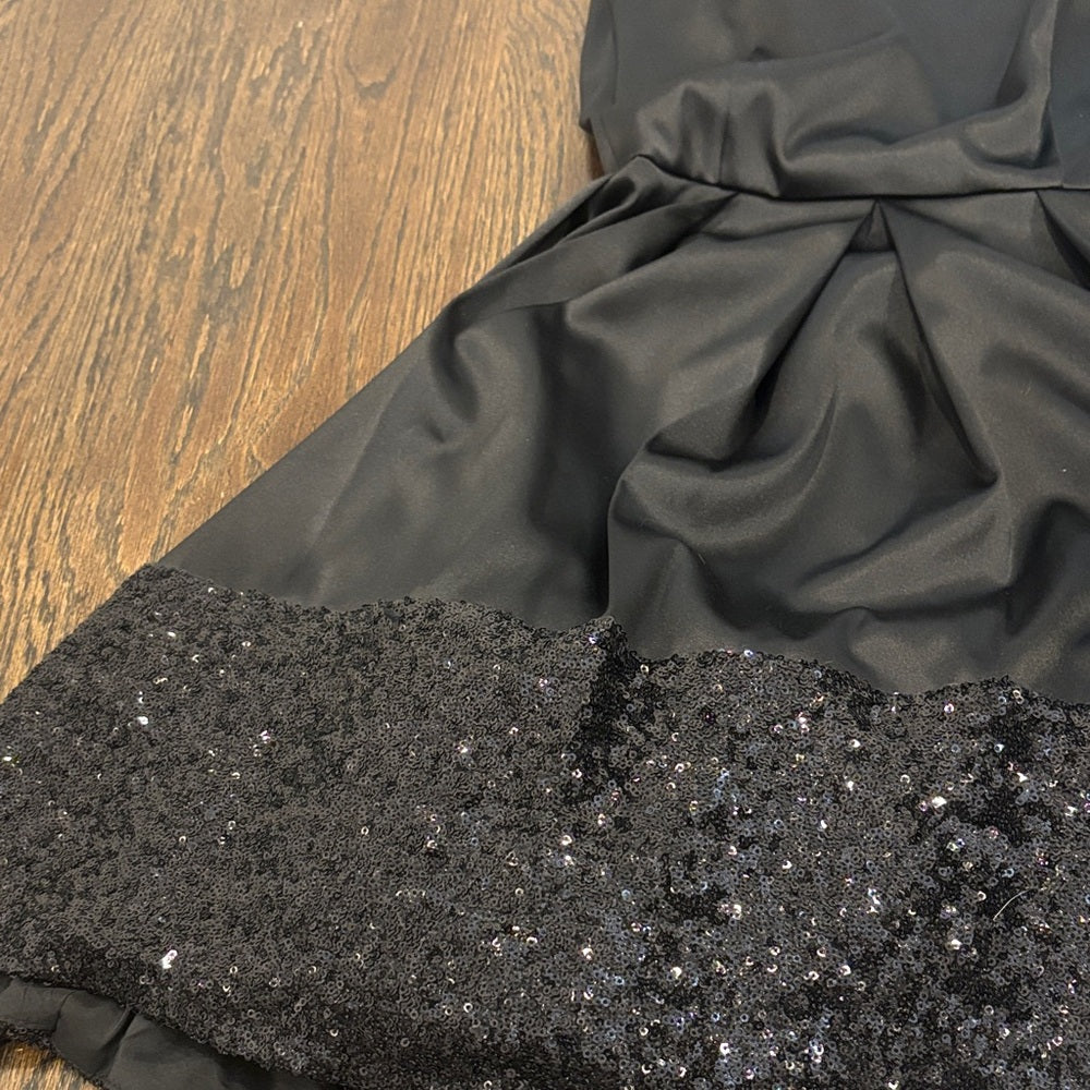 NWT Taylor Women’s Black Dress with Sequin Hem Size 8