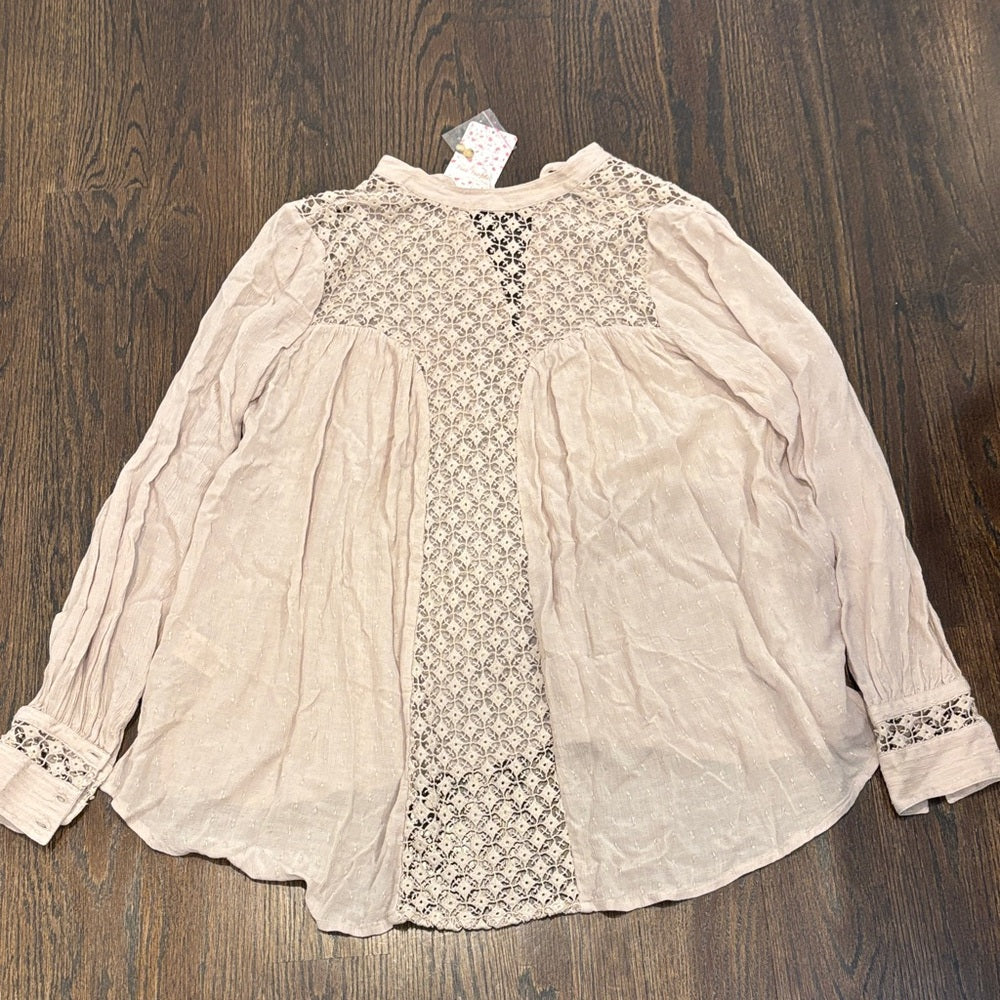NWT Free People Women’s Blouse with Embroidered Accents Size X Small