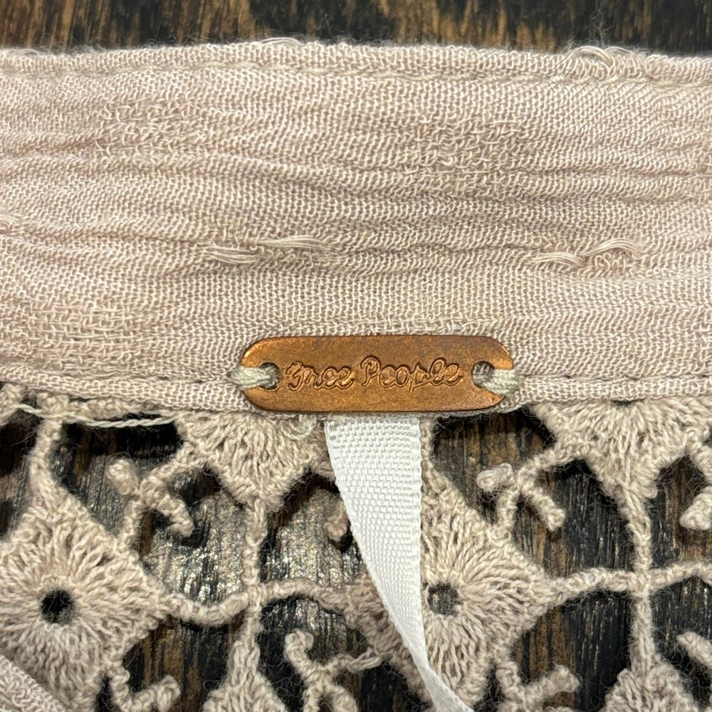 NWT Free People Women’s Blouse with Embroidered Accents Size X Small