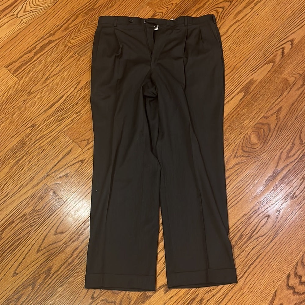 Burberry Men’s Wool Suit Size 44 Reg
