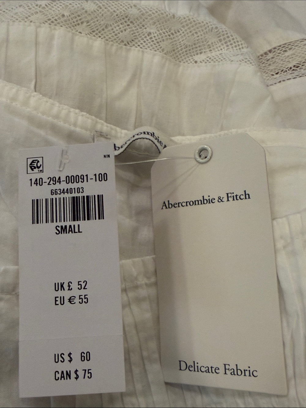 NWT Abercrombie & Fitch Woman’s White Lace-Trim Square Neck Top Size S