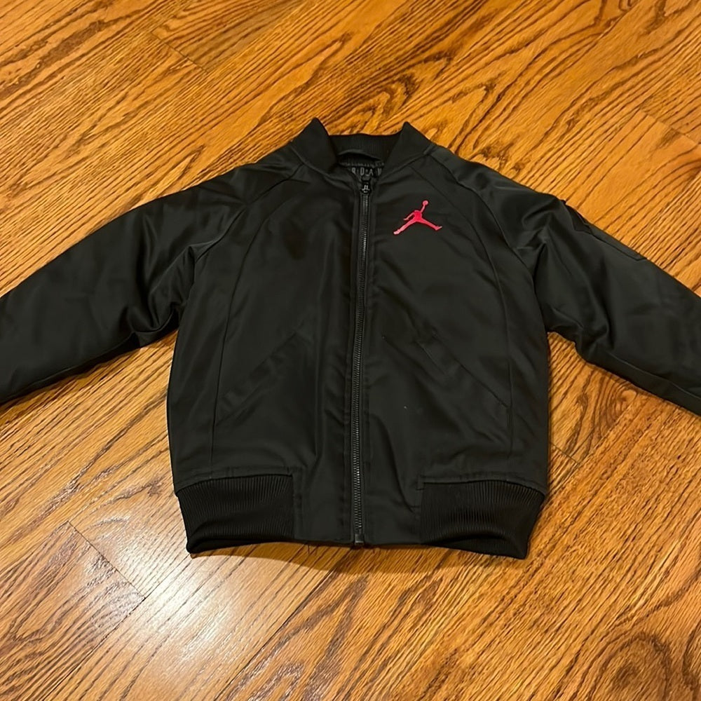 Jordan Boy’s Black Jacket Size XS 4