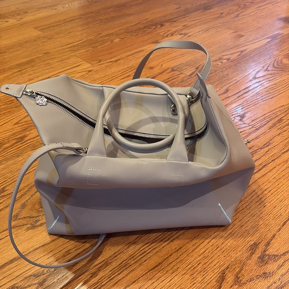 Negarin Woman’s Grey Shoulder Bag