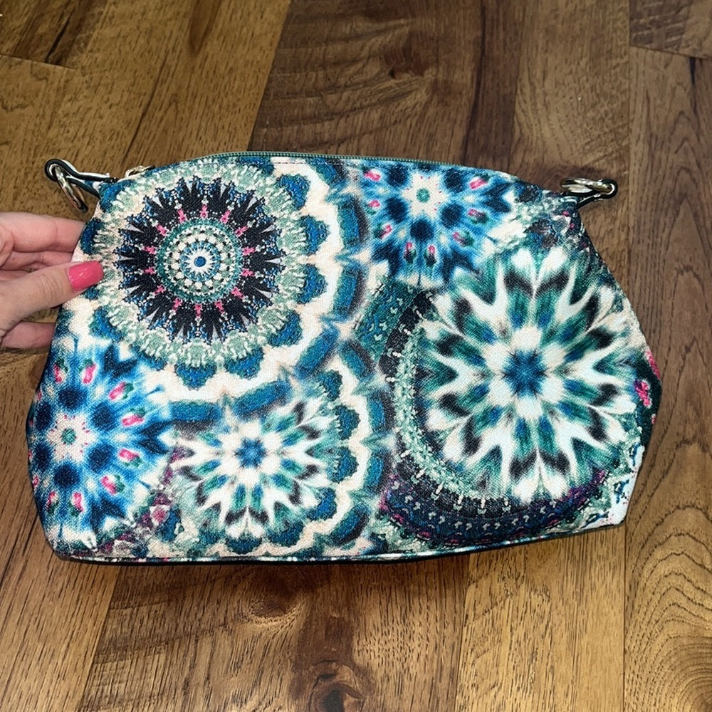 NWOT Woman’s Printed Cosmetic Bag