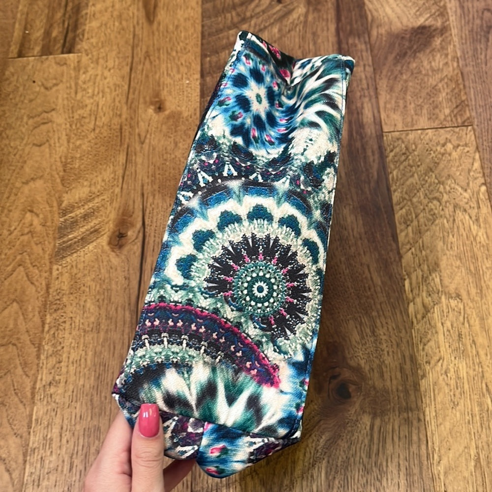NWOT Woman’s Printed Cosmetic Bag