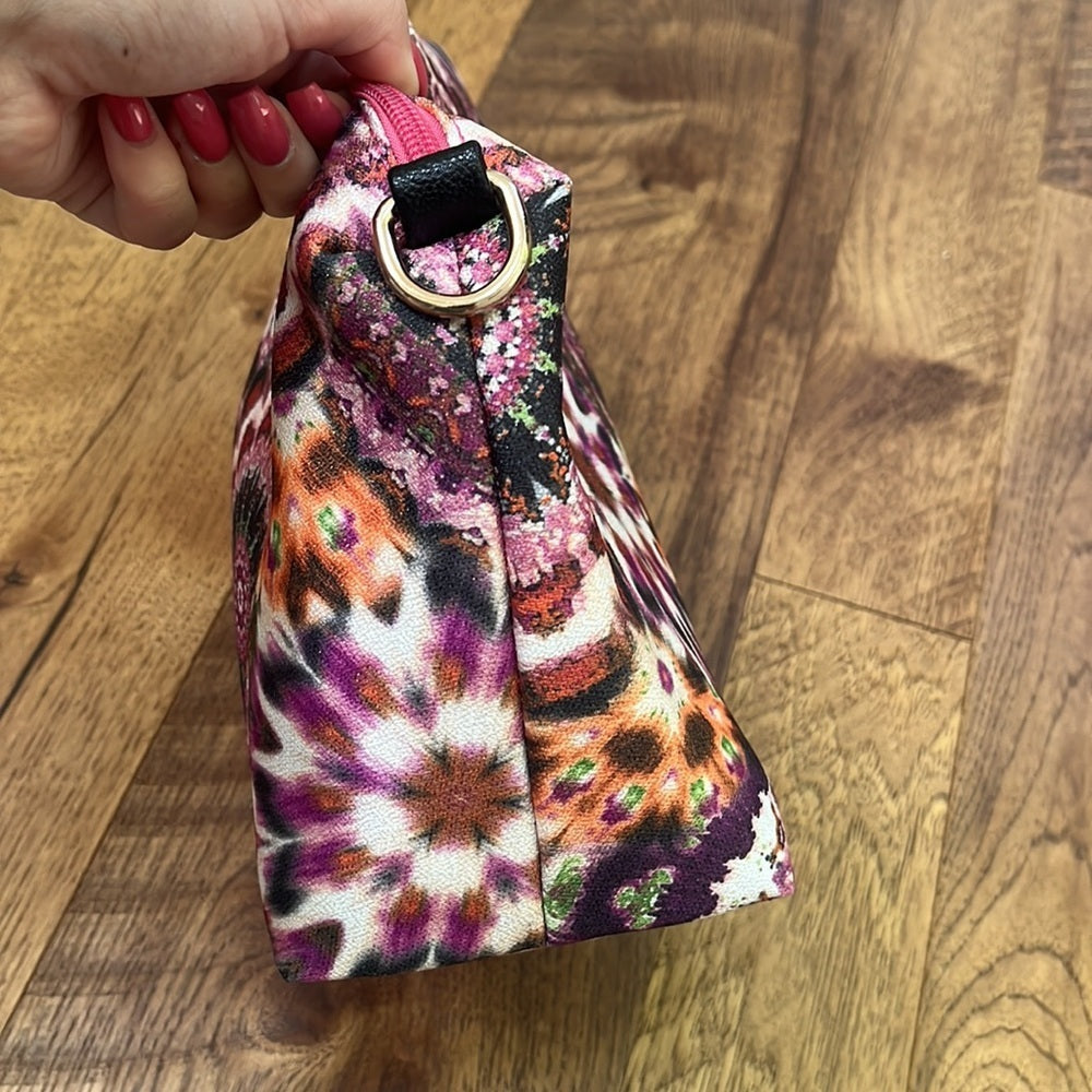NWOT Woman’s Printed Cosmetic Bag