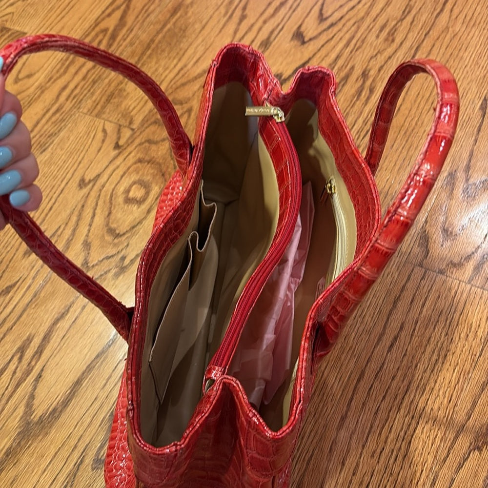 Muska Milano Woman’s Red Leather Shoulder Bag