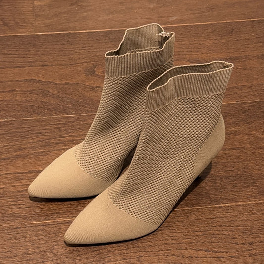 NWT MIA Women’s Tan/Dark Sand Ankle Knit Boots Size 8