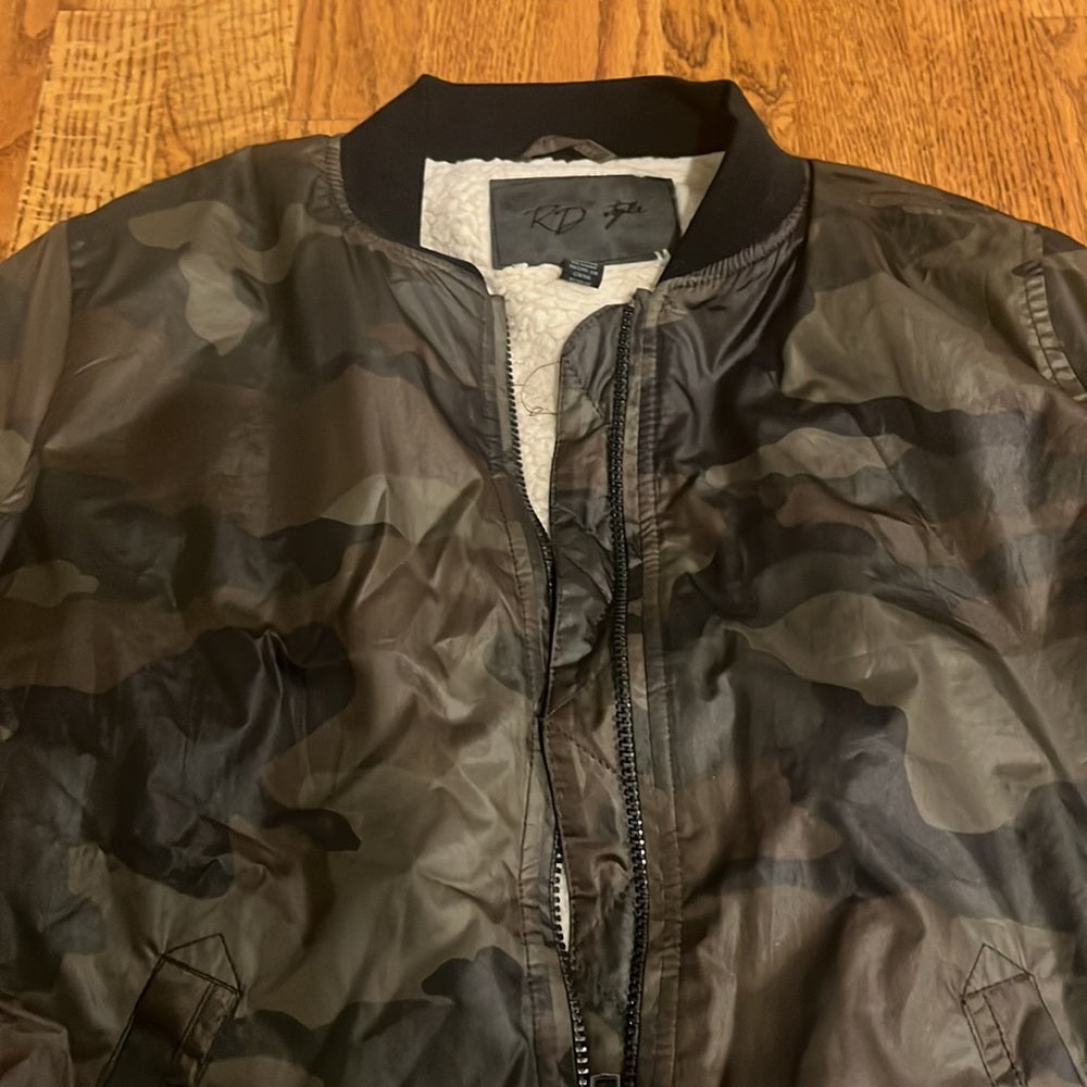 Rd Style Woman’s Camo Bomber Jacket Size M