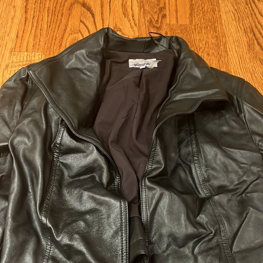 1.State Woman’s Black Cropped Leather Jacket Size XS