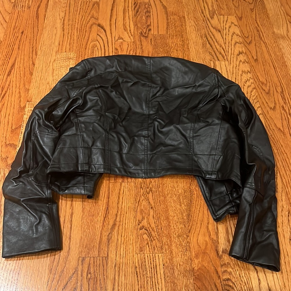 1.State Woman’s Black Cropped Leather Jacket Size XS