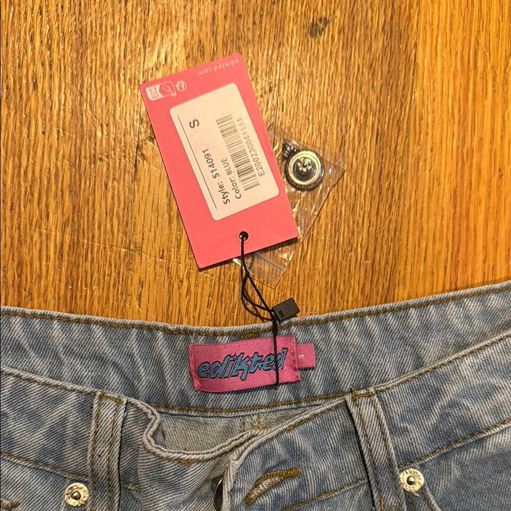 NWT Edikted Women’s Classic Blue Denim Jeans Size Small