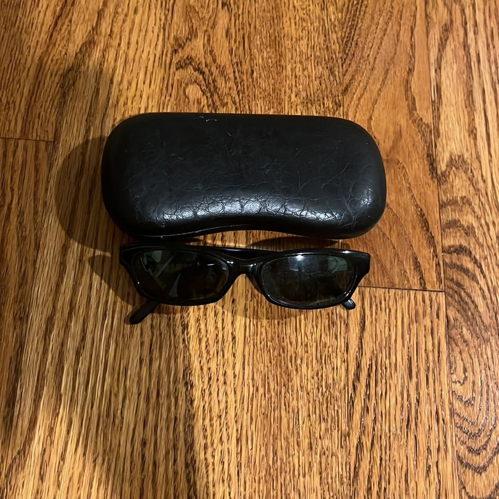 Woman’s Black Sunglasses