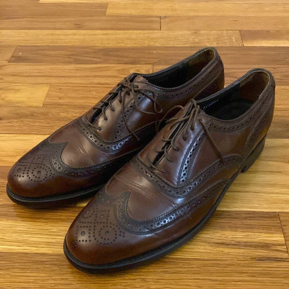 The Florsheim Shoe Men’s Brown Shoes Size 9