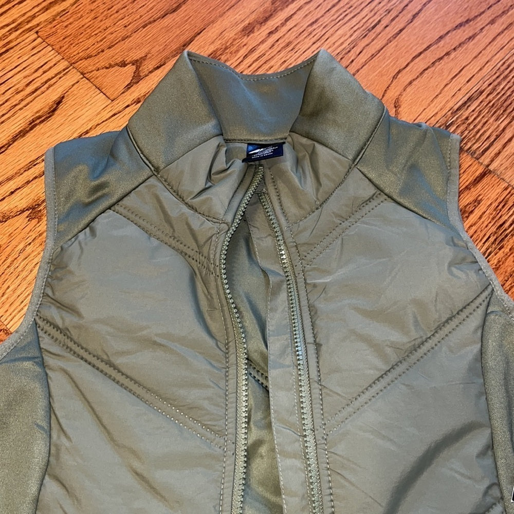 NWT Avia Woman’s Olive Leaves Vest Size S (4-6)