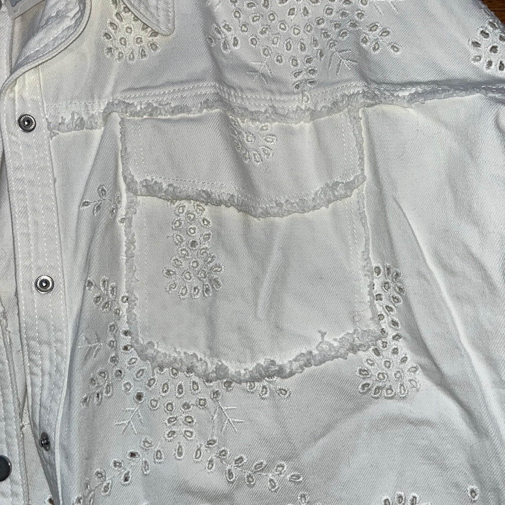 NWT Zara Woman Outerwear Woman’s White Denim Jacket With Eyelet Pattern Size L