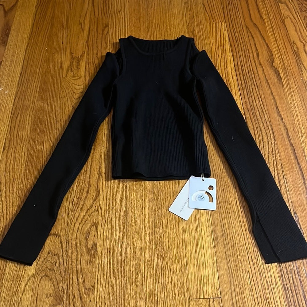 NWT Commense Woman’s Black Cut Out Shoulders Sweater Size S