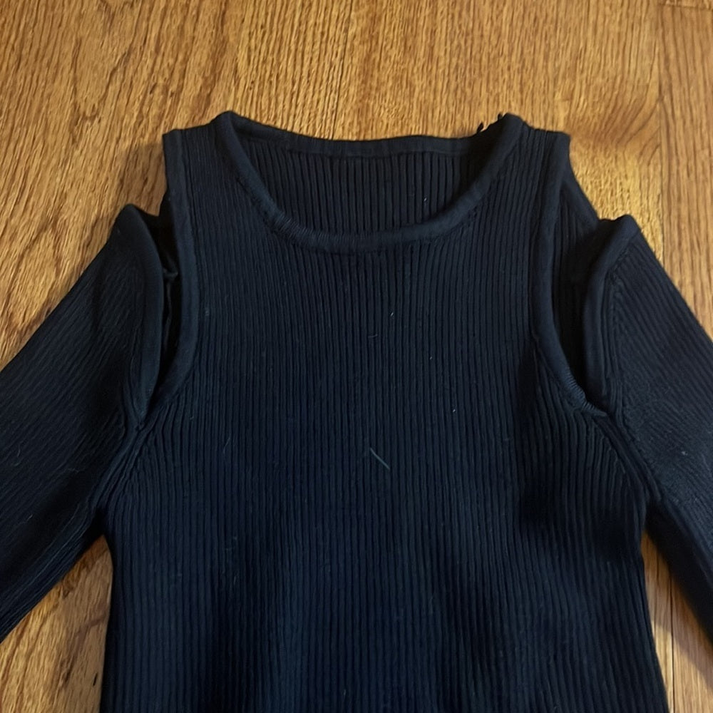 NWT Commense Woman’s Black Cut Out Shoulders Sweater Size S