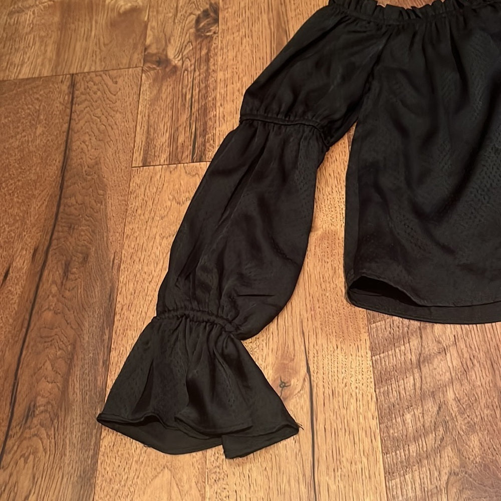 NWT Superdown Woman’s Black Long Sleeve Top Size XXS