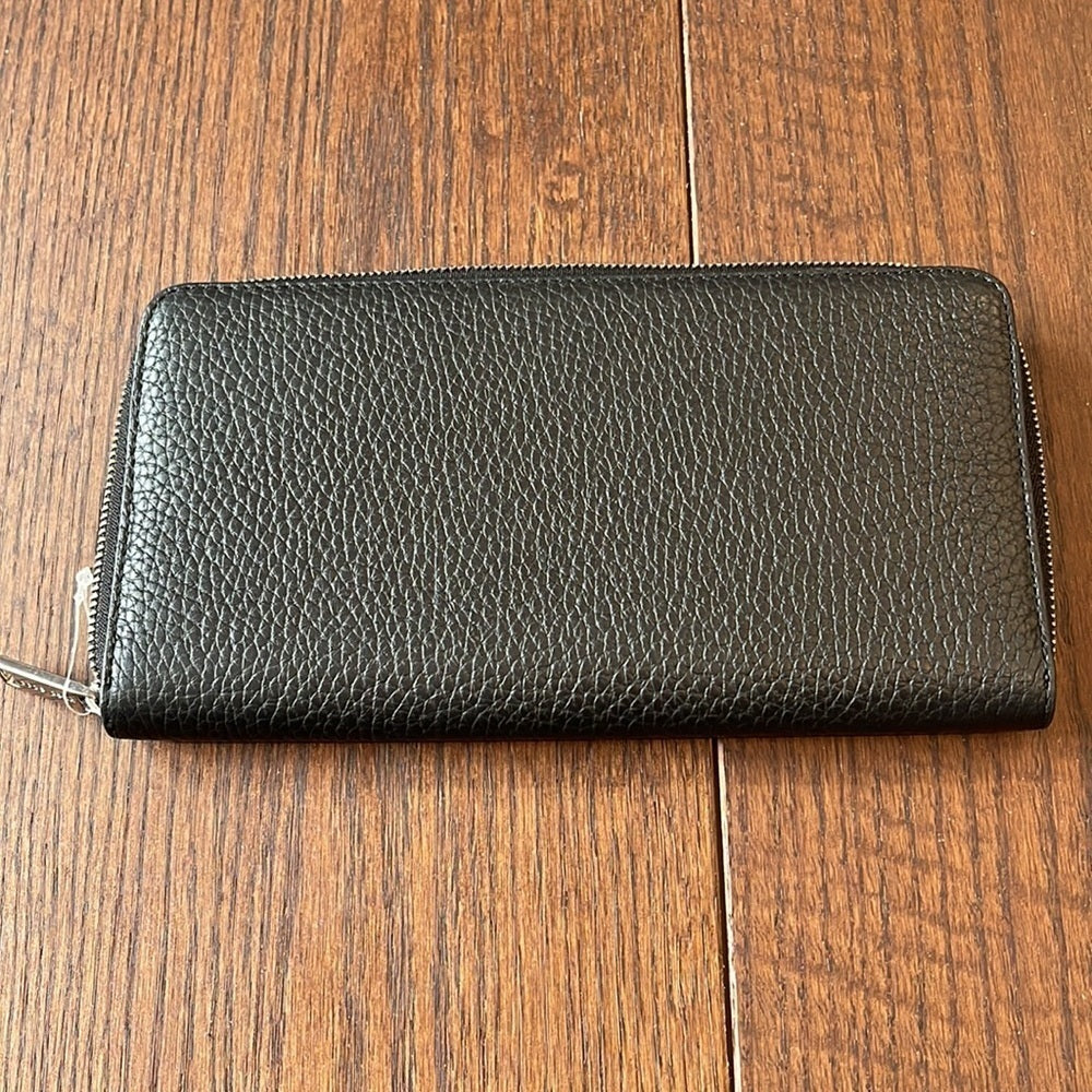 NWT Hugo Boss Black Leather Zip Around Wallet