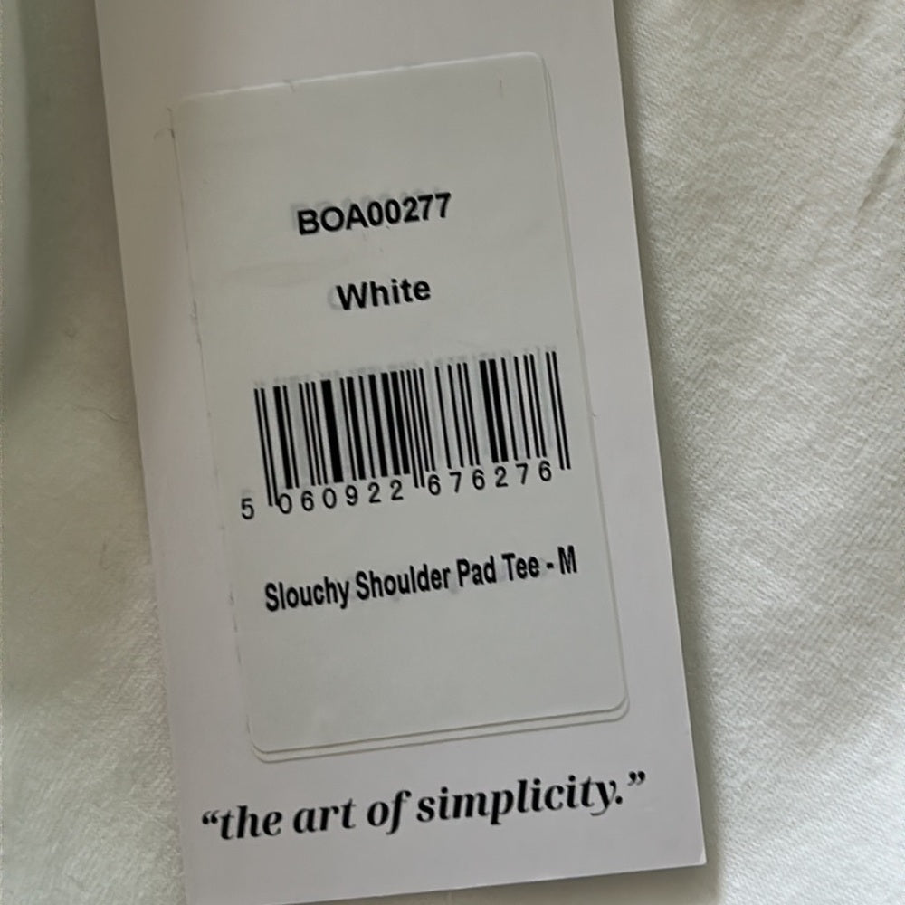 NWT boa. Women’s Shoulder Pad Tee White Size Medium