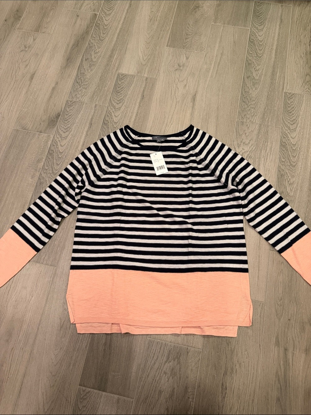 NWT Vince Women’s Striped Top with Peach Hem Size M