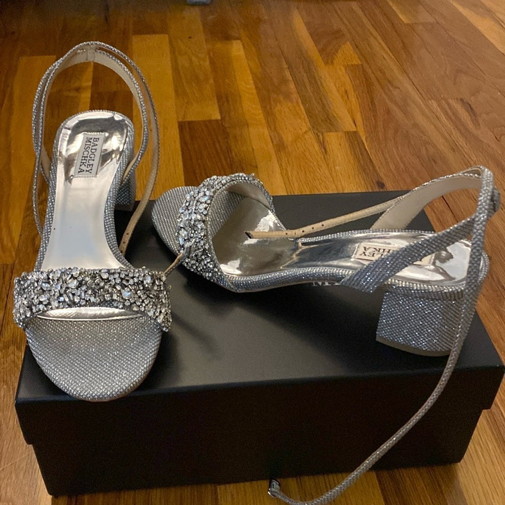 Badgley Mischka Women’s Silver Sparkly Heels Size 6