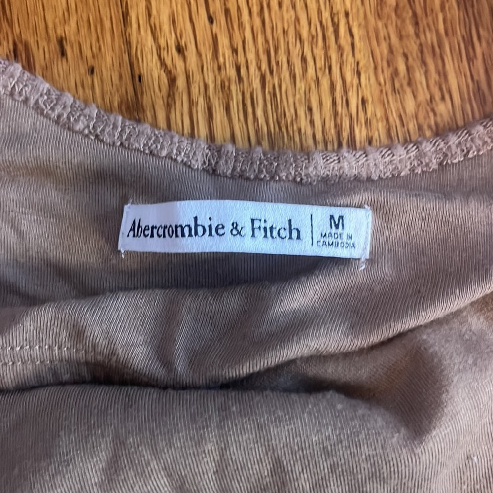 Abercrombie & Fitch Woman’s Cropped Tank Size M