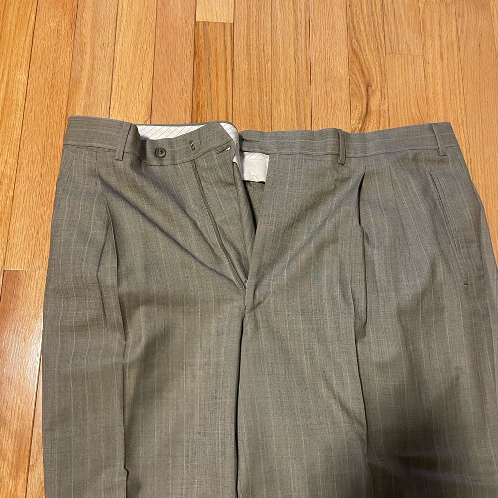 Ermenegildo Zegna Men’s Grey Striped Jacket and Pants Suit