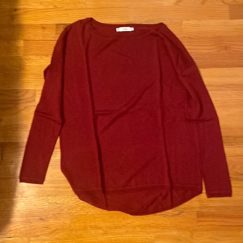 Women’s Vince long sleeved top. Red. Size XXS