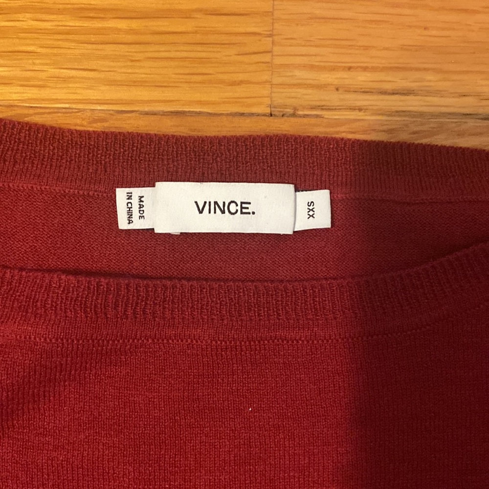 Women’s Vince long sleeved top. Red. Size XXS