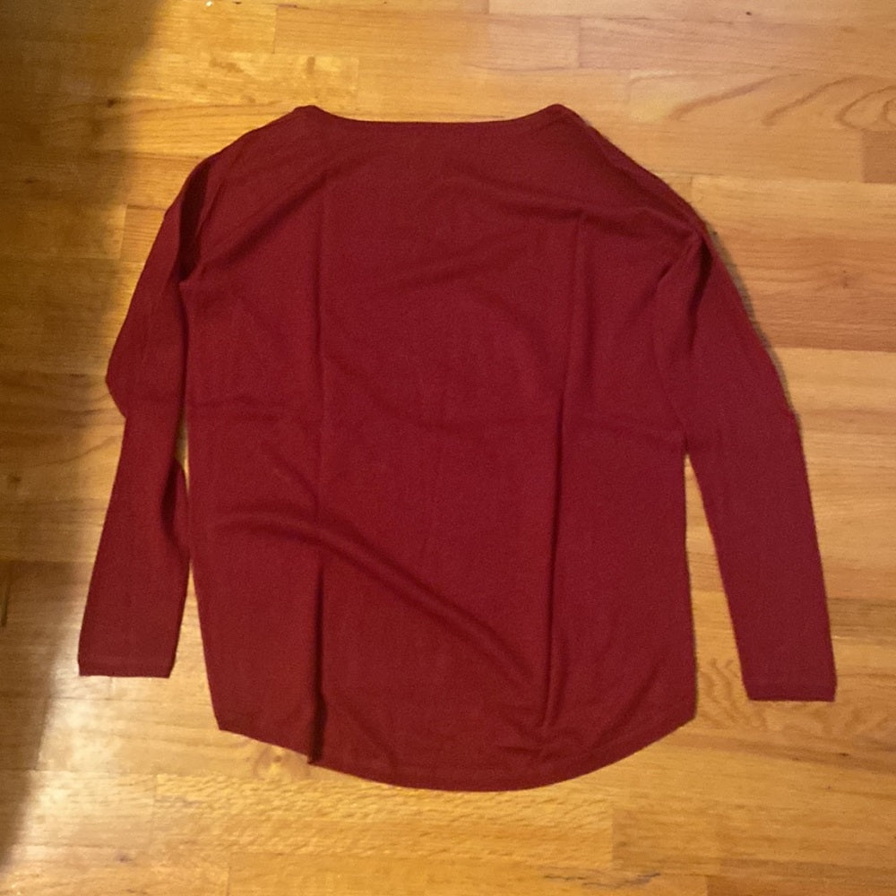 Women’s Vince long sleeved top. Red. Size XXS