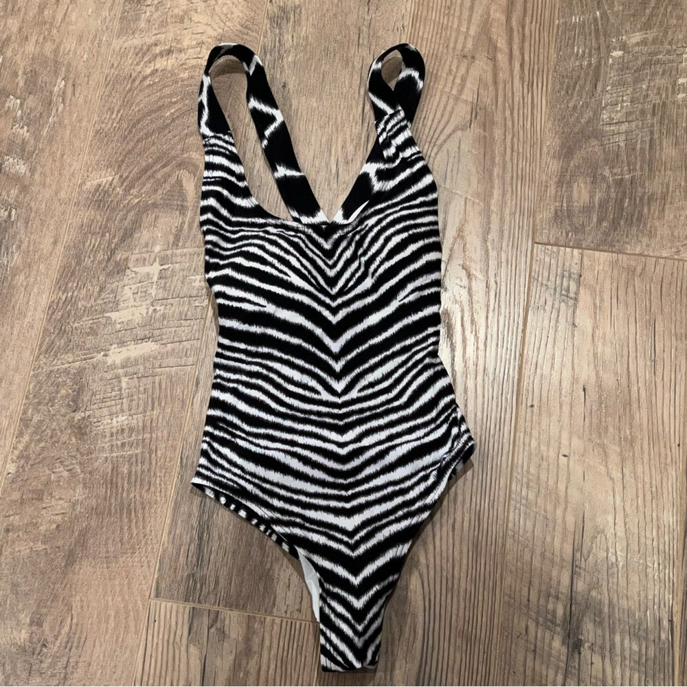 MICHAEL Michael Kors Woman’s Zebra Print One Piece Bathing Suit Size 6